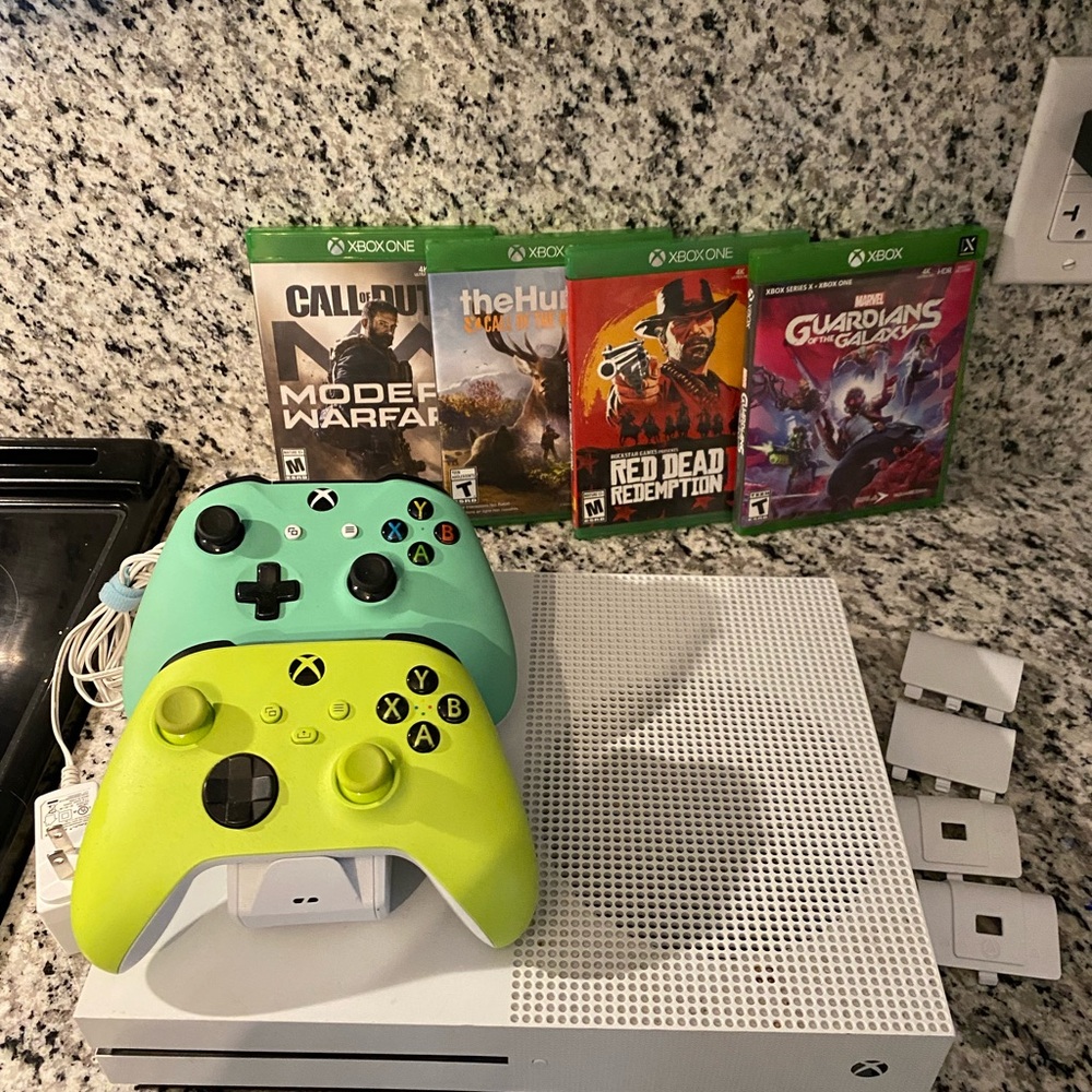 Xbox One S